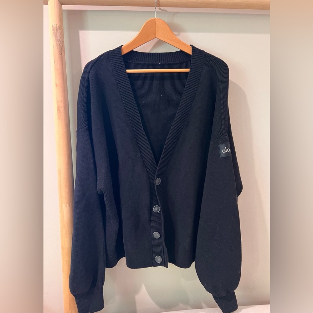 ALO Yoga Scholar black v neck buttoned oversized rib knit cotton cardigan L - Picture 2 of 5